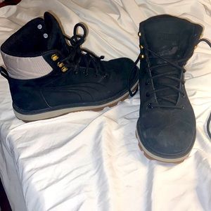 Women’s Black Suede Puma boots.